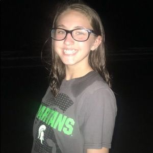 Meet your Posher, Selana